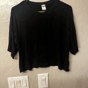 Senita Athletics Black 3/4 Sleeve Crop Tee
